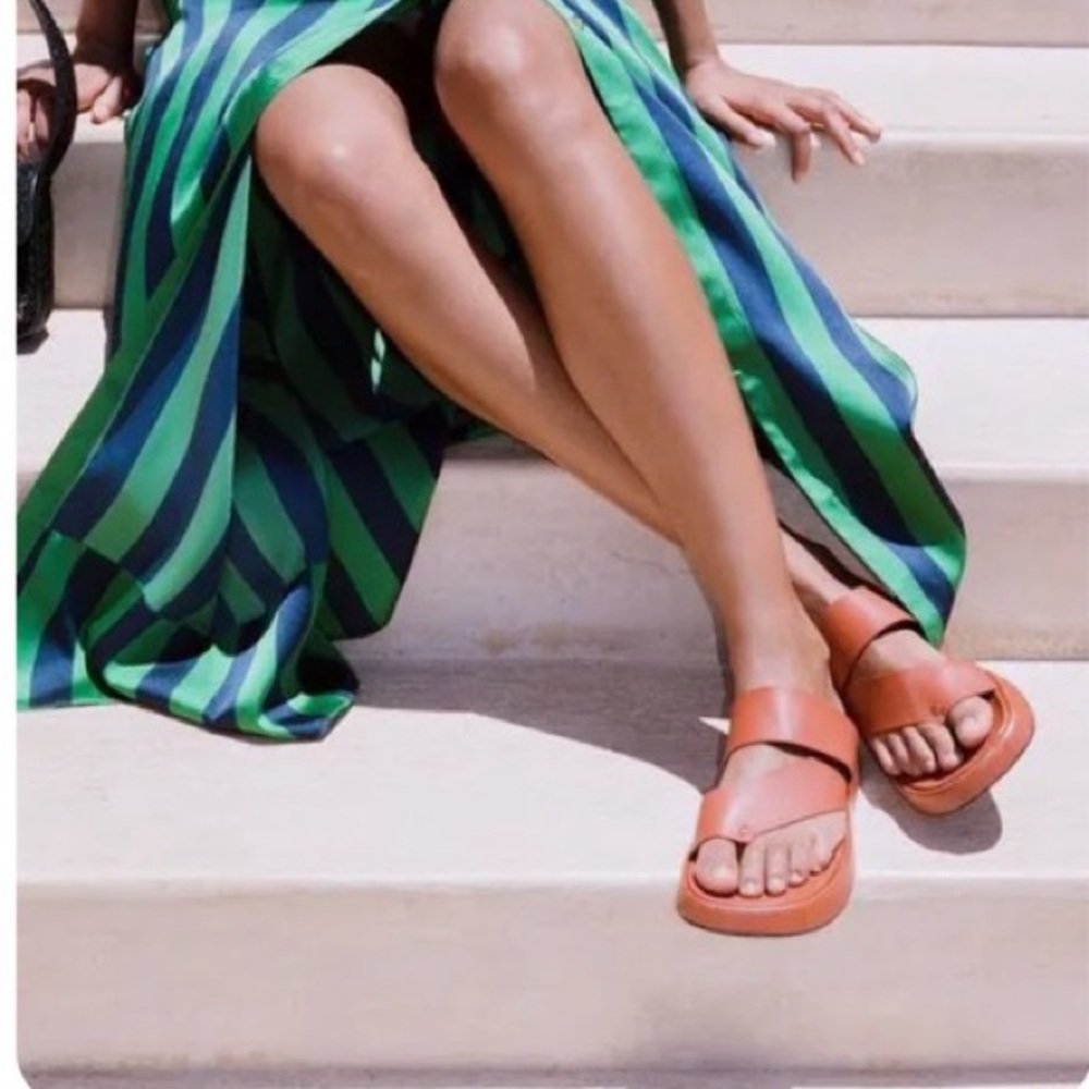 Staud - Picture 3 of 7